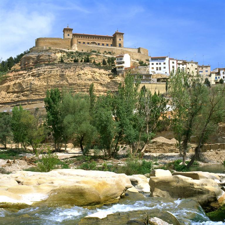 Parador de Alcañiz Exterior foto